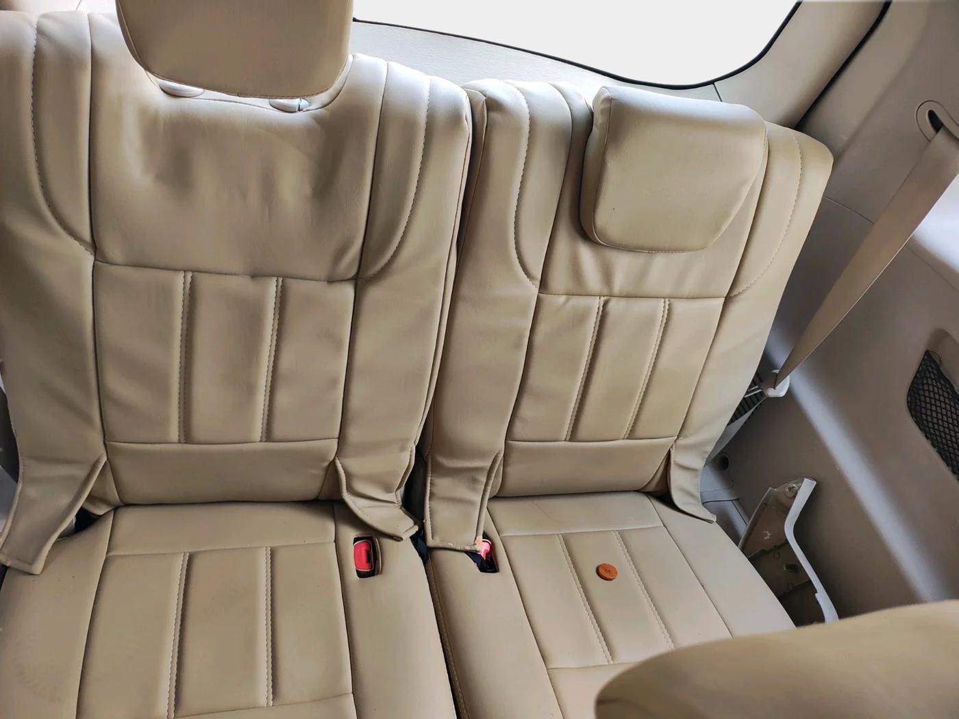 2017 Mahindra XUV500 W10 AT, Diesel, Automatic, 63,809 km, interior