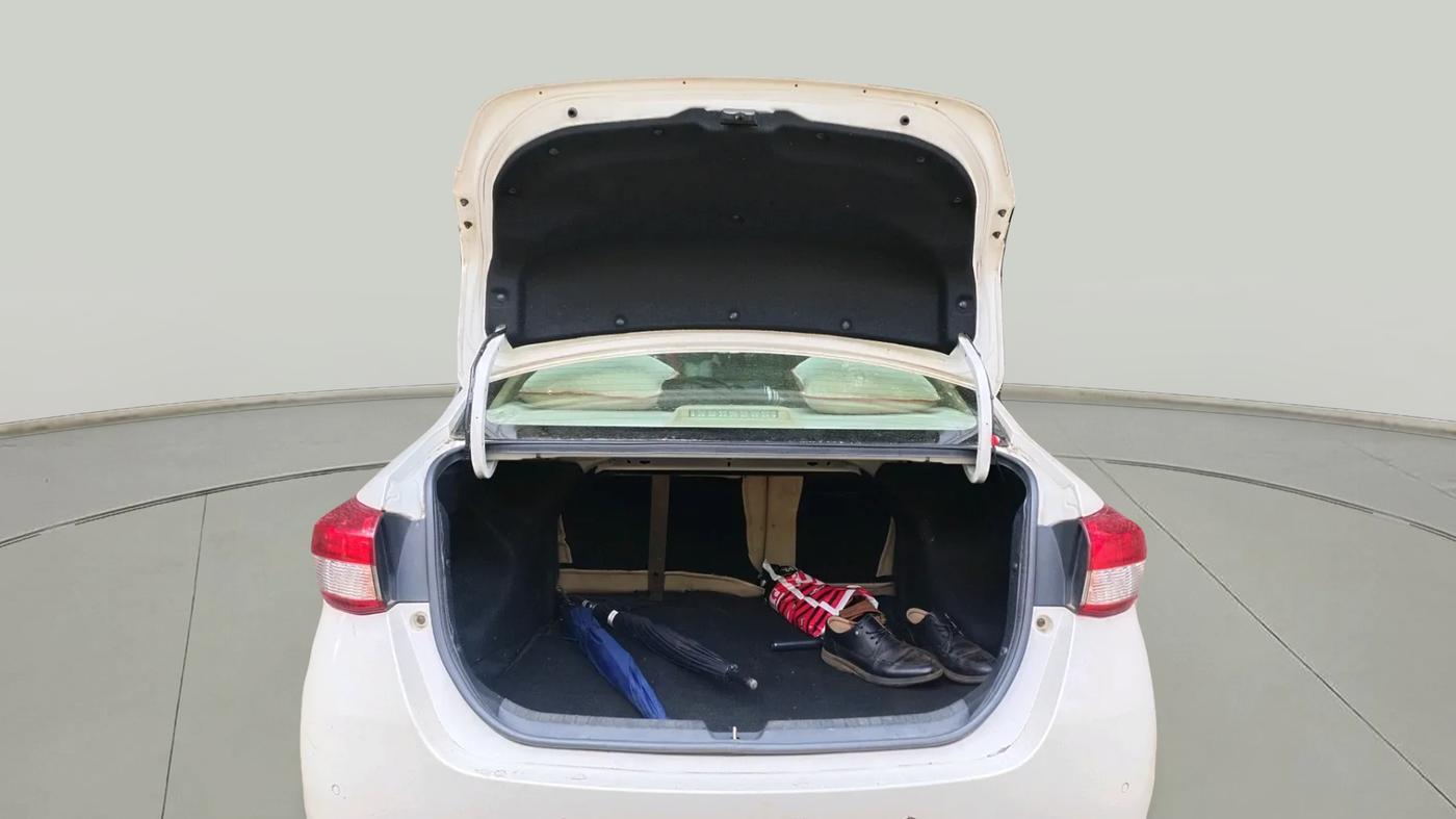 2018 Toyota YARIS V MT, Petrol, Manual, 86,281 km, exterior