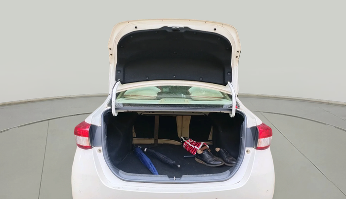 2018 Toyota YARIS V MT, Petrol, Manual, 86,281 km, exterior