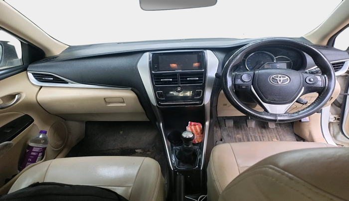 2018 Toyota YARIS V MT, Petrol, Manual, 86,281 km, interior