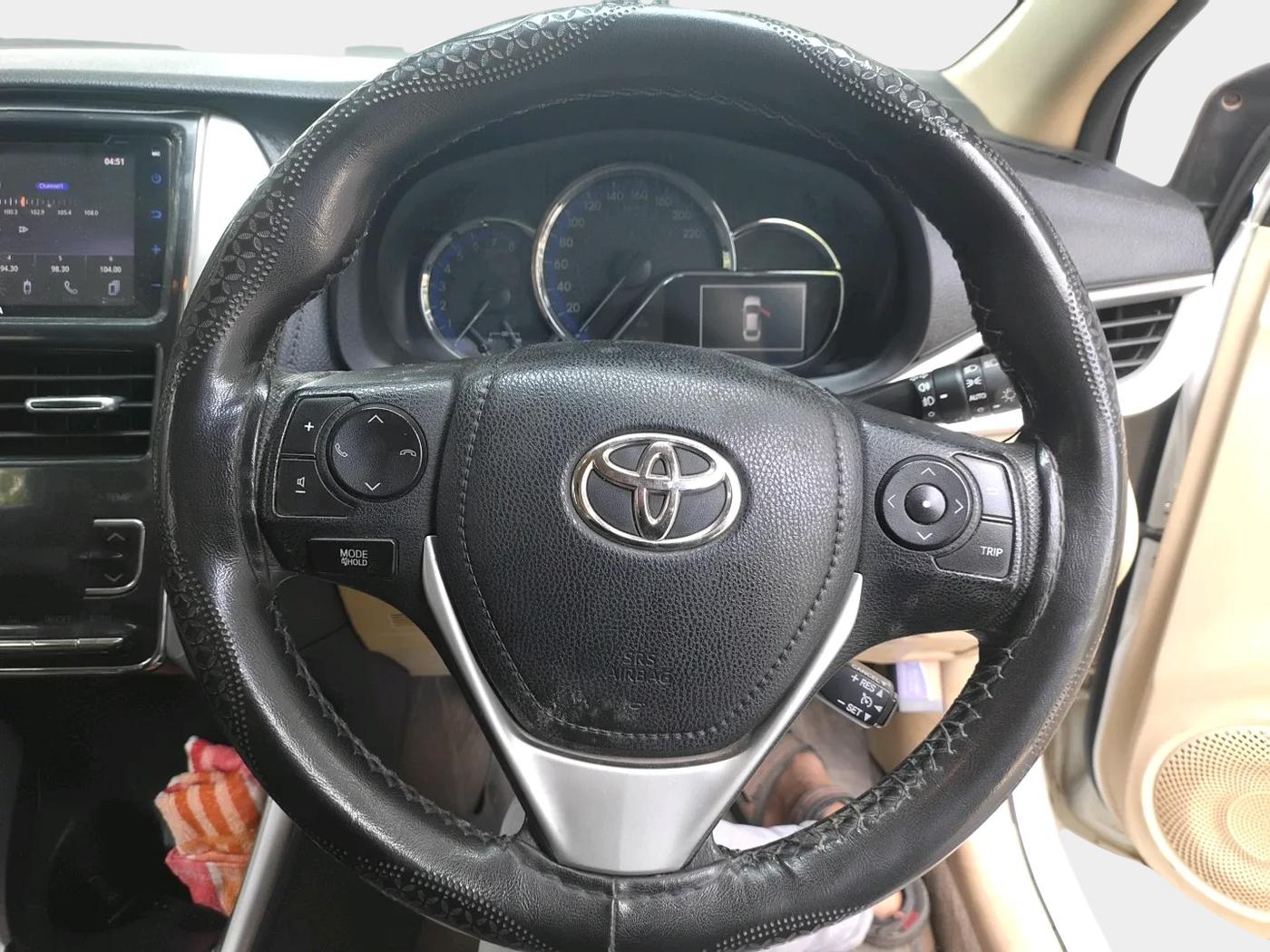 2018 Toyota YARIS V MT, Petrol, Manual, 86,281 km, interior