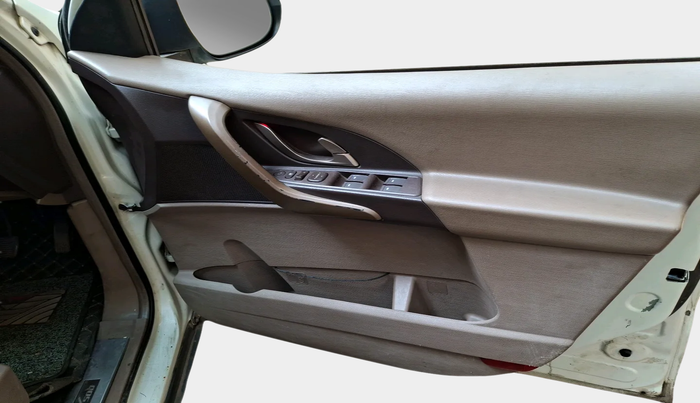 2012 Mahindra XUV500 W8, Diesel, Manual, 1,35,779 km, interior