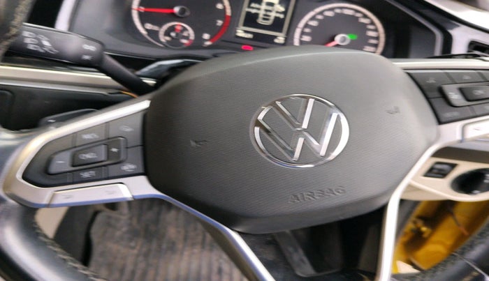 2022 Volkswagen VIRTUS HIGHLINE TSI 1.0 AT, Petrol, Automatic, 44,521 km, interior