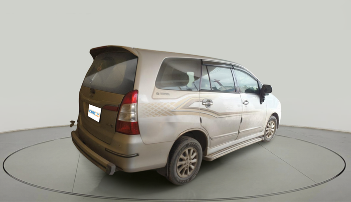 2014 Toyota Innova 2.5 VX 7 STR, Diesel, Manual, 1,83,001 km, exterior