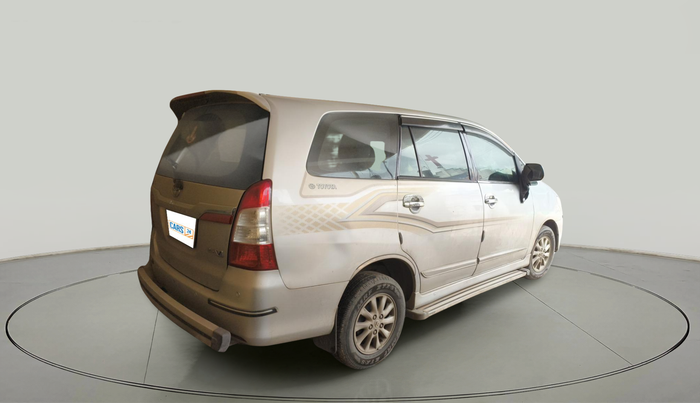 2014 Toyota Innova 2.5 VX 7 STR, Diesel, Manual, 1,83,001 km, exterior