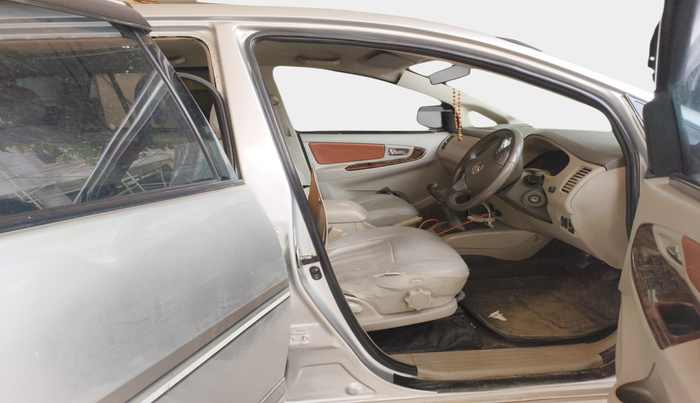 2014 Toyota Innova 2.5 VX 7 STR, Diesel, Manual, 1,83,001 km, interior