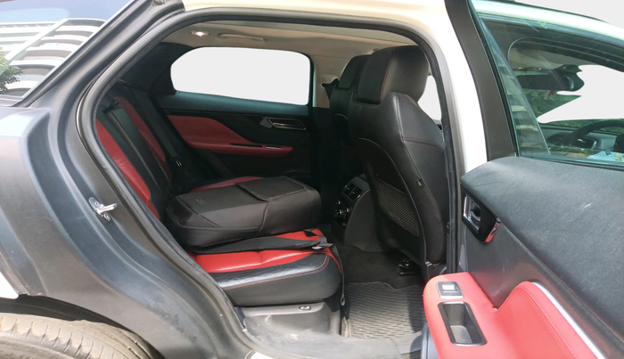 2016 Jaguar F- PACE R-SPORT, Diesel, Automatic, 1,15,243 km, interior