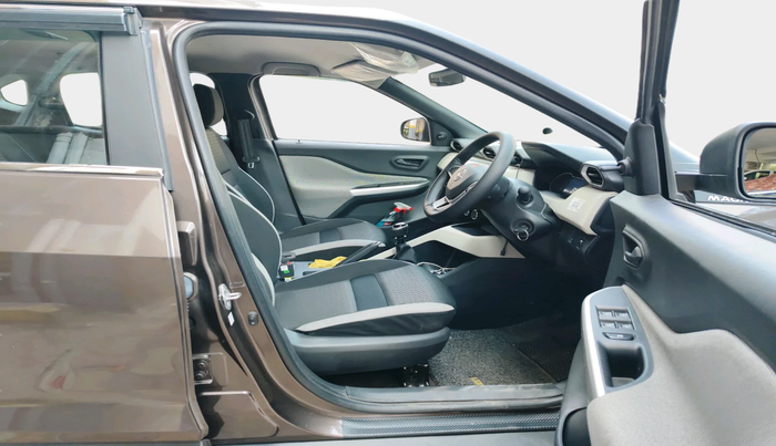 2024 Nissan MAGNITE XE, Petrol, Manual, 1,720 km, interior