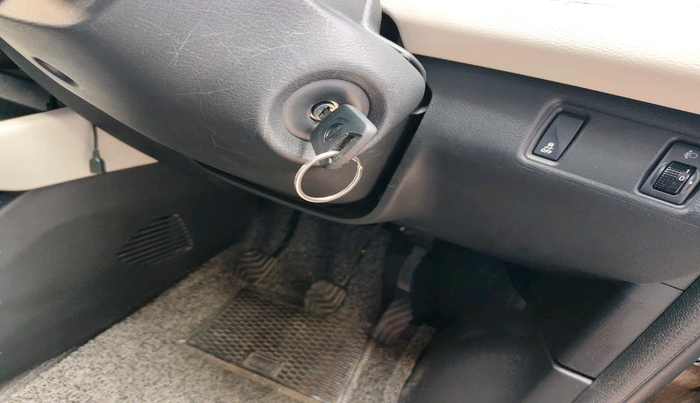 2024 Nissan MAGNITE XE, Petrol, Manual, 1,720 km, interior