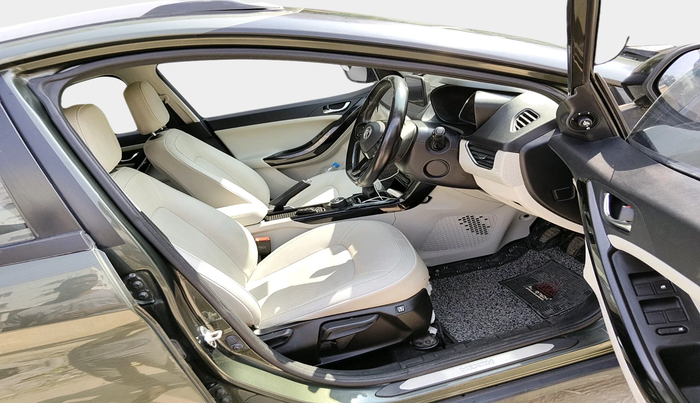 2022 Tata NEXON XZ PLUS (PREMIUM) PETROL, Petrol, Manual, 52,348 km, interior