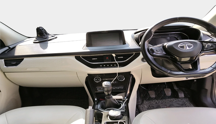 2022 Tata NEXON XZ PLUS (PREMIUM) PETROL, Petrol, Manual, 52,348 km, interior