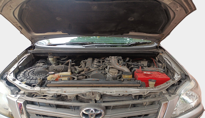 2015 Toyota Innova 2.5 GX 7 STR, Diesel, Manual, 1,72,261 km, exterior