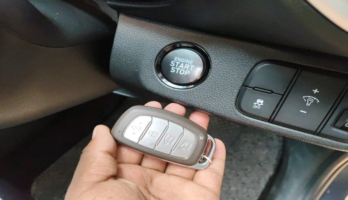 2020 Hyundai VENUE SX PLUS 1.0 TURBO DCT, Petrol, Automatic, 67,382 km, interior