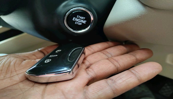 2022 Skoda Octavia STYLE 2.0, Petrol, Automatic, 51,557 km, interior