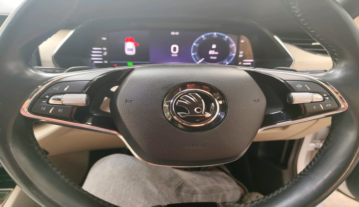 2022 Skoda Octavia STYLE 2.0, Petrol, Automatic, 51,557 km, interior