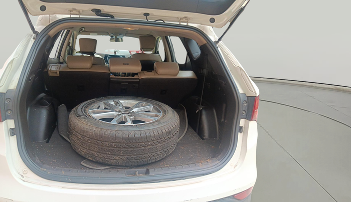 2014 Hyundai Santa Fe 4 WD AT, Diesel, Automatic, 1,00,000 km, exterior