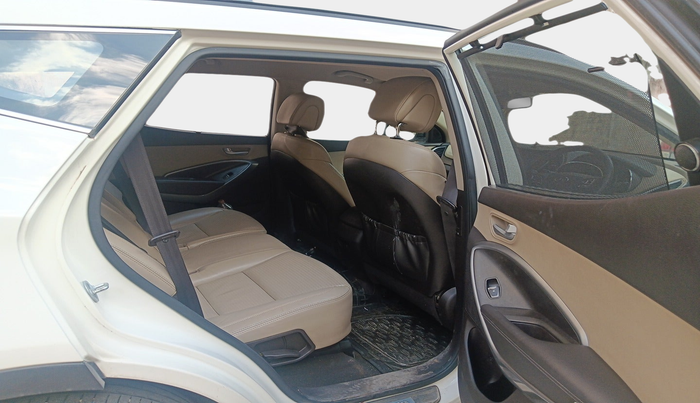 2014 Hyundai Santa Fe 4 WD AT, Diesel, Automatic, 1,00,000 km, interior