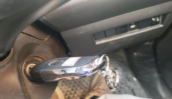 2020 Maruti Swift VXI, Petrol, Manual, 1,70,333 km, interior