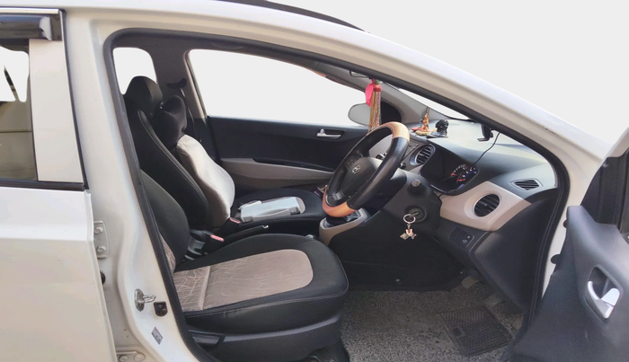 2016 Hyundai Grand i10 SPORTZ 1.2 KAPPA VTVT, Petrol, Manual, 72,226 km, interior