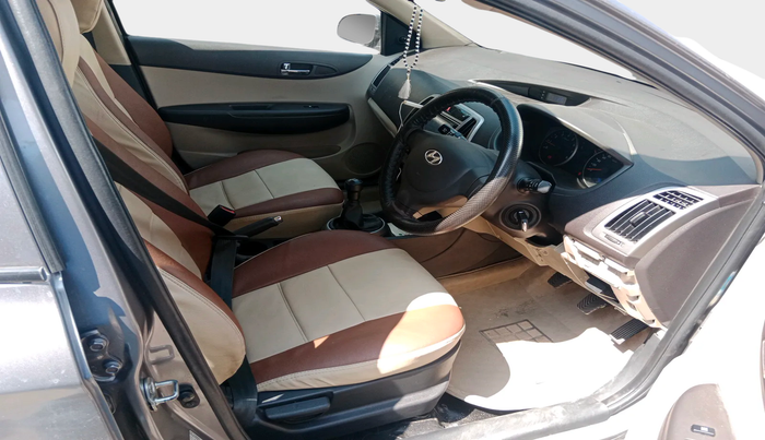 2012 Hyundai i20 MAGNA 1.2, Petrol, Manual, 30,956 km, interior