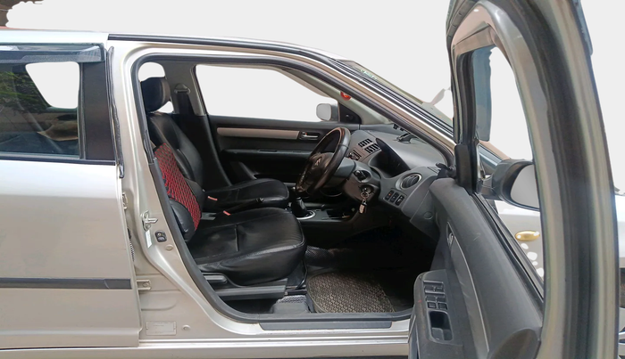 2010 Maruti Swift VXI, Petrol, Manual, 1,20,868 km, interior