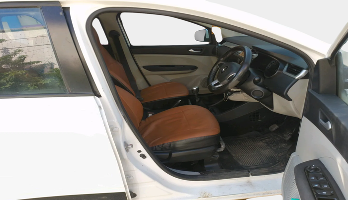 2020 Renault TRIBER RXZ, Petrol, Manual, 49,535 km, interior