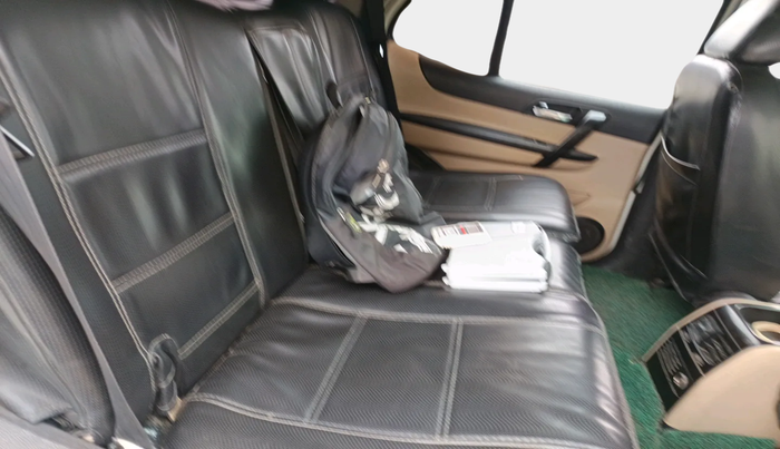 2013 Tata Safari Storme 2.2 LX 4X2, Diesel, Manual, 1,11,775 km, interior