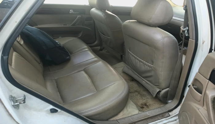 2010 Chevrolet Optra Magnum LT 2.0 TCDI, Diesel, Manual, 1,26,104 km, interior