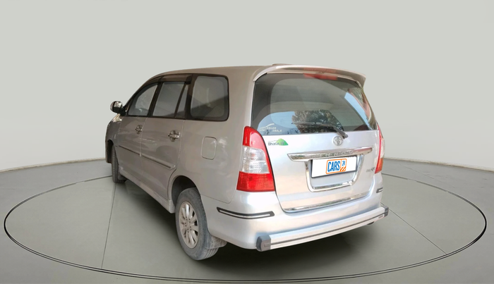 2013 Toyota Innova 2.5 VX 7 STR, Diesel, Manual, 1,75,381 km, exterior