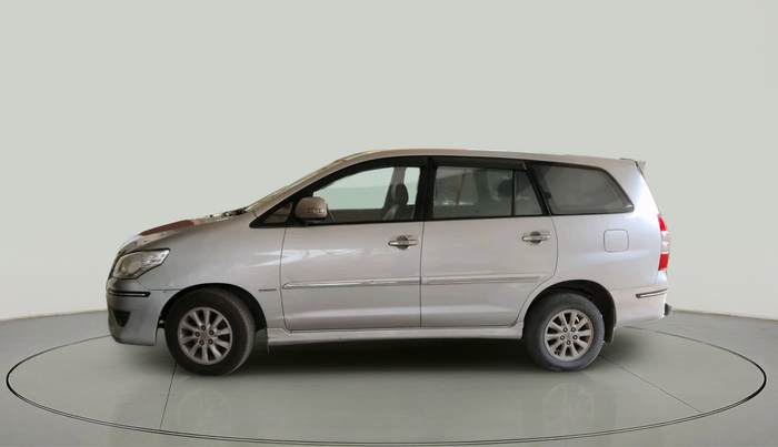 2013 Toyota Innova 2.5 VX 7 STR, Diesel, Manual, 1,75,381 km, exterior