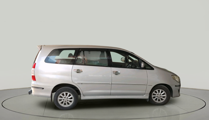 2013 Toyota Innova 2.5 VX 7 STR, Diesel, Manual, 1,75,381 km, exterior