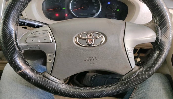 2013 Toyota Innova 2.5 VX 7 STR, Diesel, Manual, 1,75,381 km, interior