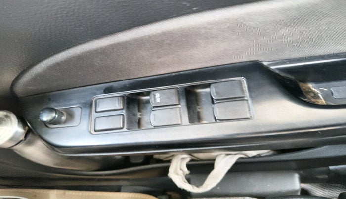 2013 Maruti Swift VDI, Diesel, Manual, 1,13,178 km, interior