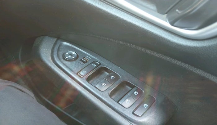 2020 Hyundai VENUE S 1.2, Petrol, Manual, 35,826 km, interior