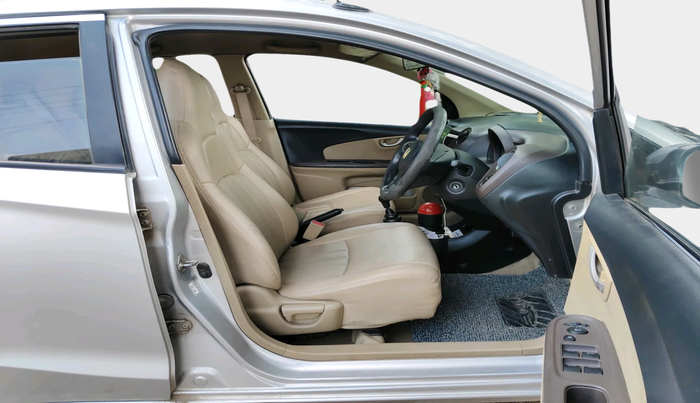 2011 Honda Brio V MT, Petrol, Manual, 1,47,102 km, interior
