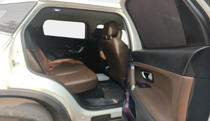 2019 Tata Harrier XZ 2.0L, Diesel, Manual, 1,39,672 km, interior