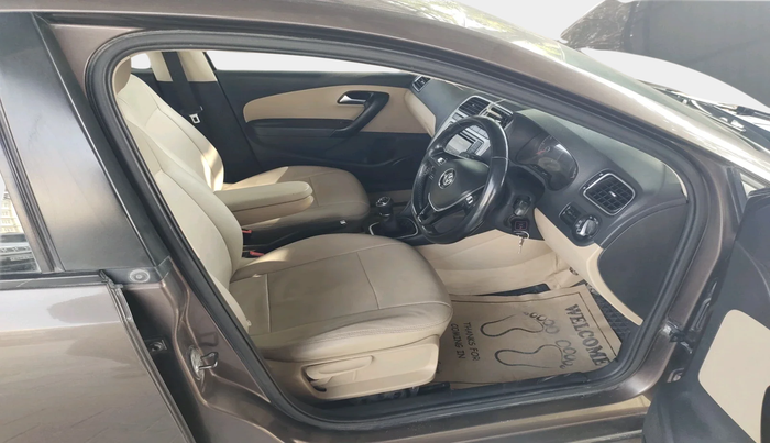 2017 Volkswagen Ameo HIGHLINE1.5L, Diesel, Manual, 1,19,635 km, interior