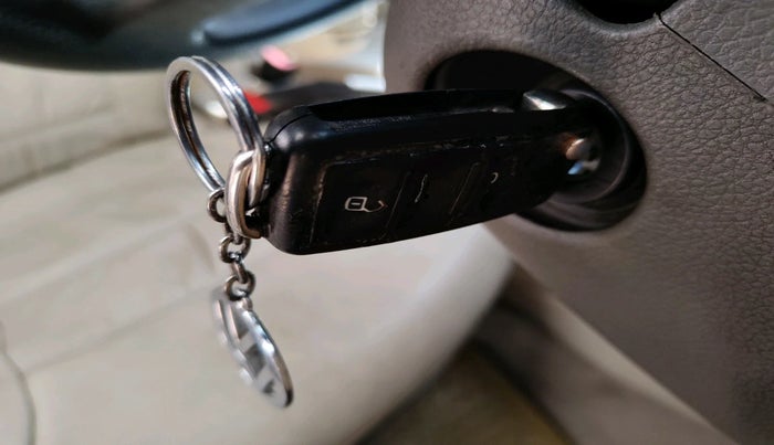 2011 Volkswagen Vento HIGHLINE DIESEL 1.6, Diesel, Manual, 1,05,874 km, interior