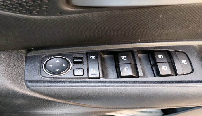 2023 KIA SONET HTK PLUS 1.0 IMT, Petrol, Manual, 66,392 km, interior