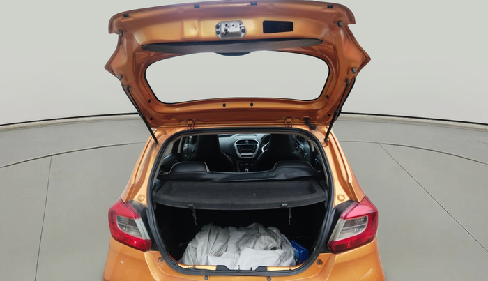 2017 Tata Tiago XT PETROL, Petrol, Manual, 99,833 km, exterior