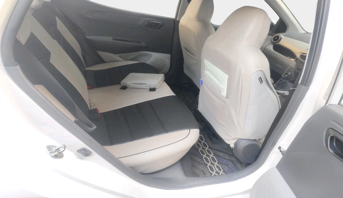 2024 Hyundai GRAND I10 NIOS MAGNA CORPORATE EDITION AMT 1.2 KAPPA VTVT, Petrol, Automatic, 10,766 km, interior