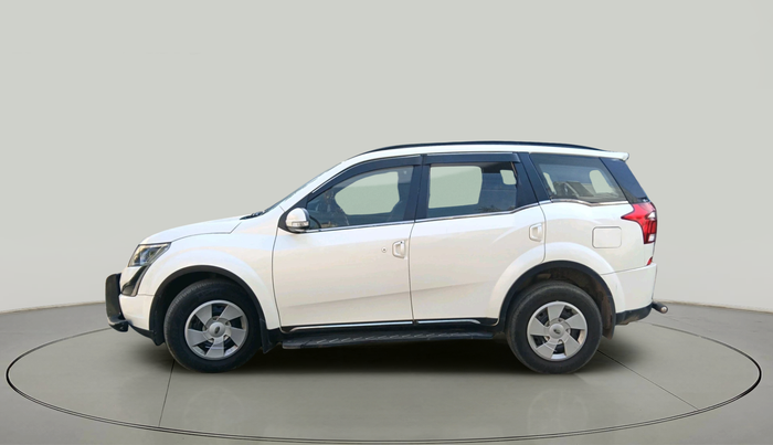 2020 Mahindra XUV500 W7, Diesel, Manual, 1,15,088 km, exterior