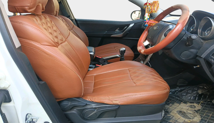 2020 Mahindra XUV500 W7, Diesel, Manual, 1,15,088 km, interior