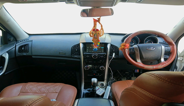 2020 Mahindra XUV500 W7, Diesel, Manual, 1,15,088 km, interior