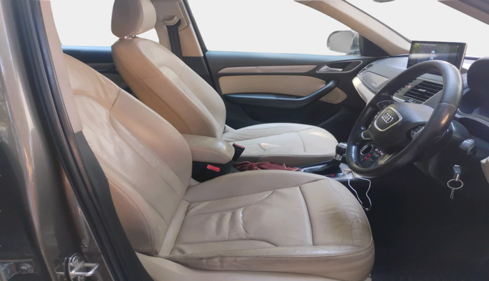 2016 Audi Q3 35 TDI Quattro, Diesel, Automatic, 1,47,957 km, interior