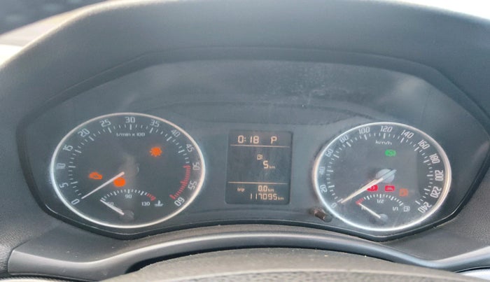 2011 Skoda Laura AMBIENTE 2.0 TDI CR AT, Diesel, Automatic, 1,17,095 km, interior