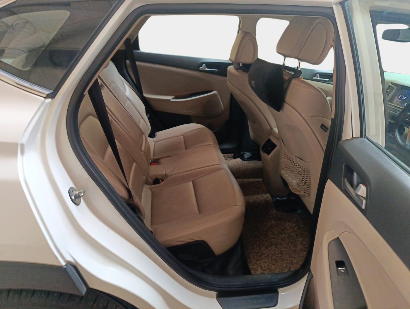 2018 Hyundai Tucson 2WD AT GL DIESEL
, Diesel, Automatic, 1,16,007 km, interior