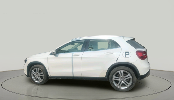 2015 Mercedes Benz GLA Class 200 CGI SPOTRS, Petrol, Automatic, 57,366 km, exterior