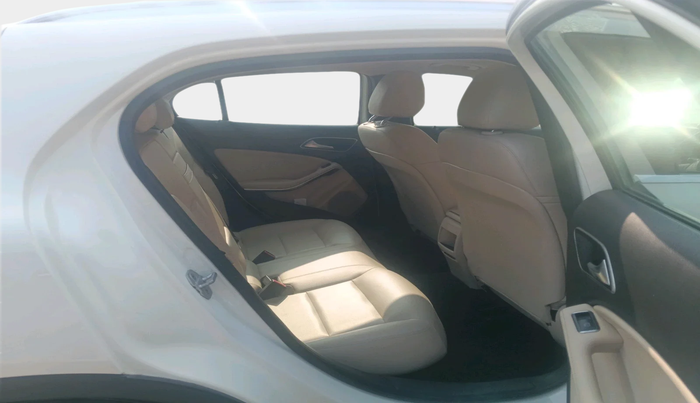 2015 Mercedes Benz GLA Class 200 CGI SPOTRS, Petrol, Automatic, 57,366 km, interior