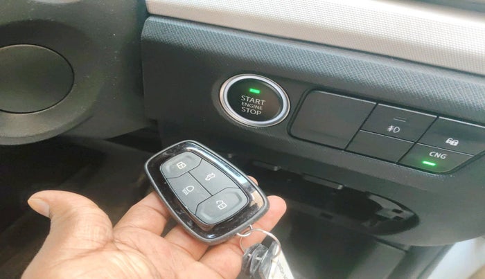 2024 Tata PUNCH ACCOMPLISHED DAZZLE SUNROOF CNG MT, Petrol, Manual, 73,605 km, interior